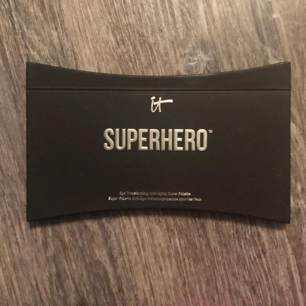 It cosmetics superhero palette